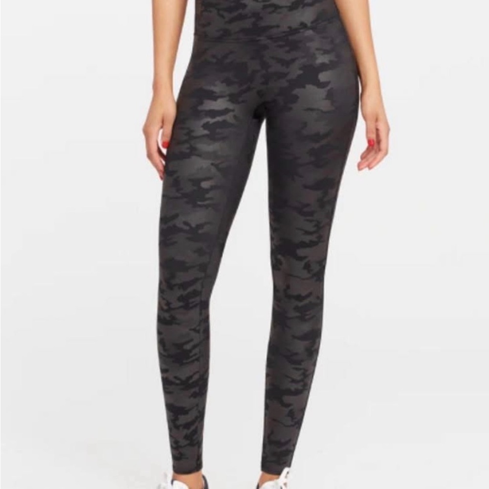 SPANX Gray Camouflage Leggings Small